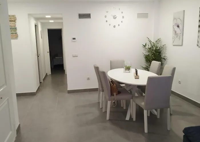 דירה Centrico A 150 Metros De La Playa פואנגירולה