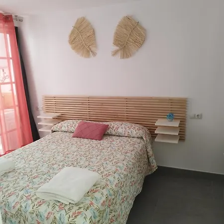 Centrico A 150 Metros De La Playa 푸엔히롤라
